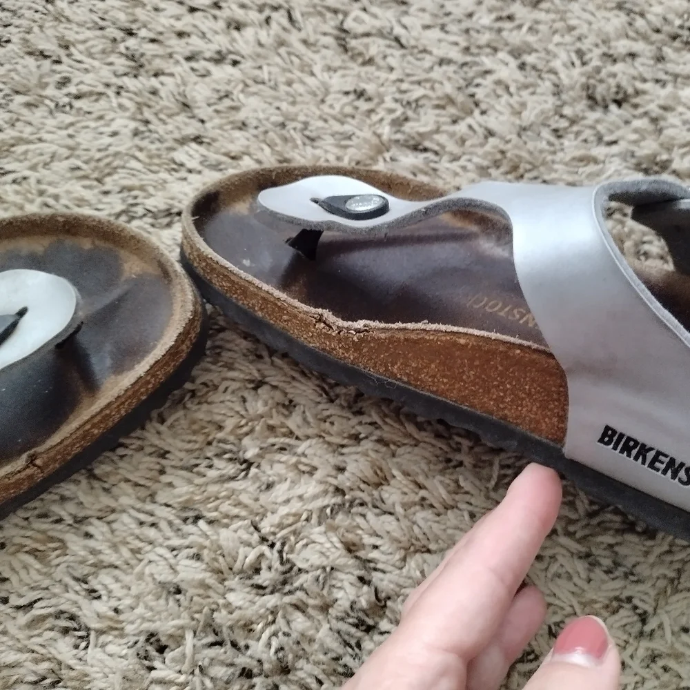 Birkenstock gizeh silver leather flat sandals sz 39/8